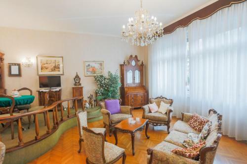 Apartamento Triestevillas Retro' Decor Laghi, 7guests