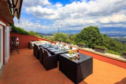 Troghi Villa Sleeps 8 Pool Air Con Wifi