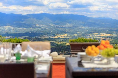 Troghi Villa Sleeps 8 Pool Air Con Wifi