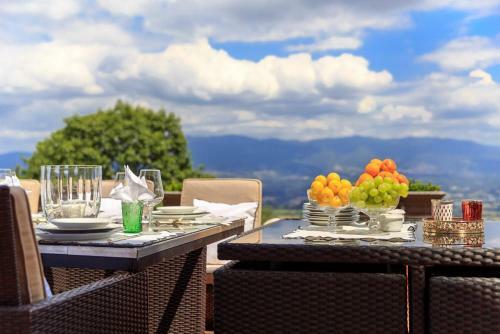 Troghi Villa Sleeps 8 Pool Air Con Wifi