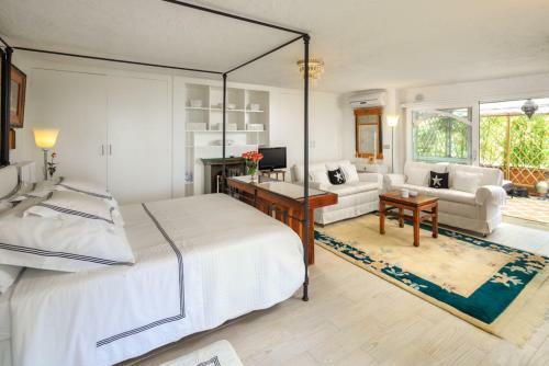 Troghi Villa Sleeps 8 Pool Air Con Wifi