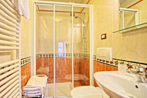 Strada In Chianti Apartment Sleeps 9 T241224