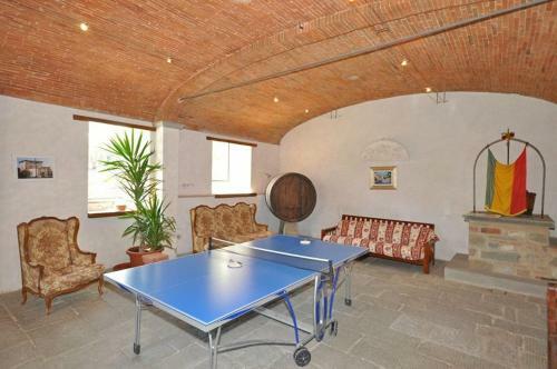 Strada In Chianti Apartment Sleeps 9 T241224