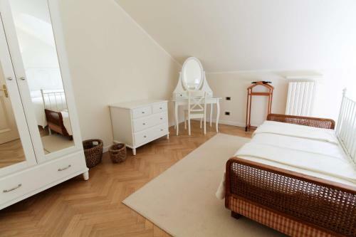 Stresa Villa Sleeps 16 Pool Air Con Wifi