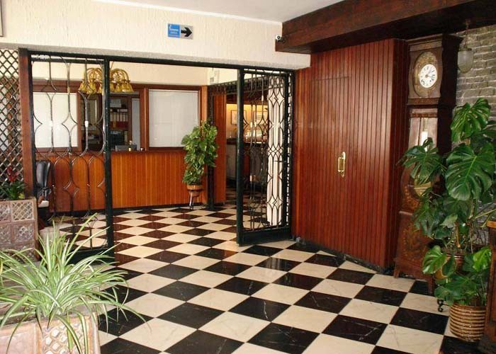 Hotel Hostal Cas Bombu