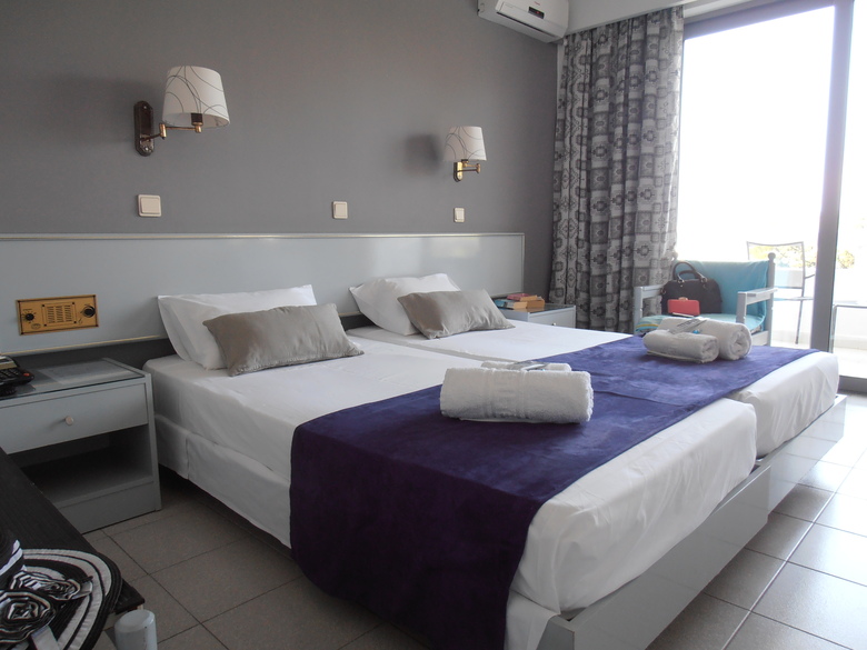 Hotel Happy Days