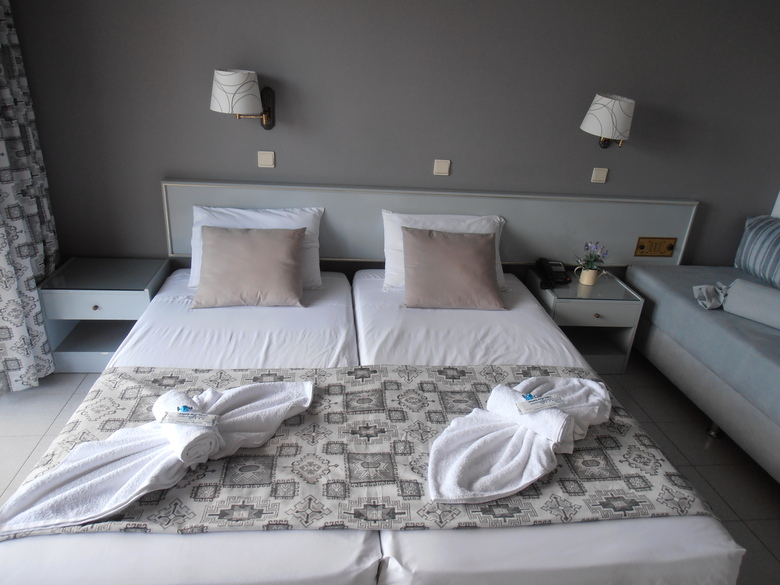 Hotel Happy Days