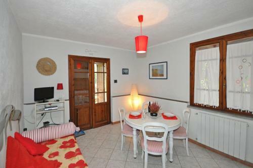 Suvereto Apartment Sleeps 4 T241728