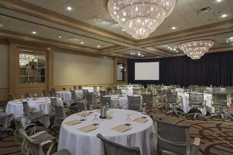 Hotel The San Luis Resort Spa & Conference Center