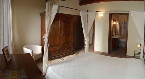 Todi Villa Sleeps 10 Pool
