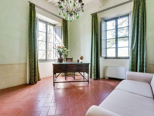 Serravalle Pistoiese Villa Sleeps 18 Pool Wifi