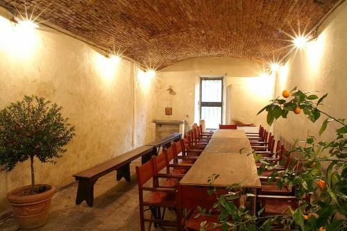 Serravalle Pistoiese Villa Sleeps 18 Pool Wifi
