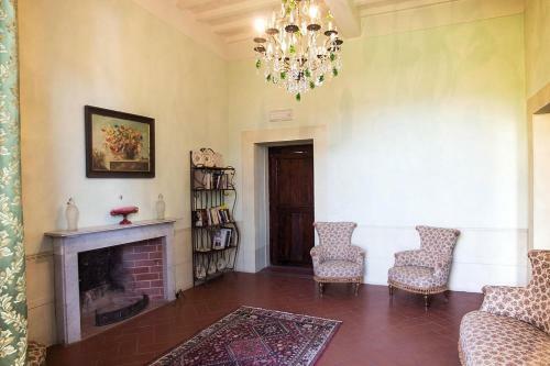 Serravalle Pistoiese Villa Sleeps 18 Pool Wifi