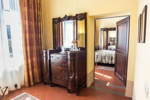 Serravalle Pistoiese Villa Sleeps 18 Pool Wifi