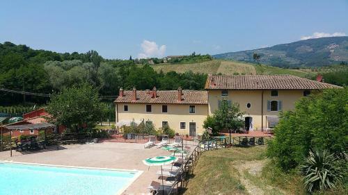 Serravalle Pistoiese Villa Sleeps 8 Pool Wifi
