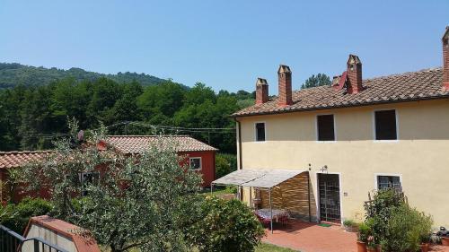 Serravalle Pistoiese Villa Sleeps 6 Pool Wifi