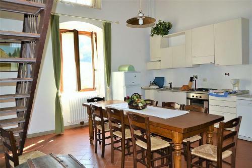 Serravalle Pistoiese Villa Sleeps 10 Pool Wifi