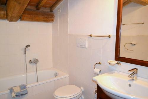 Serravalle Pistoiese Villa Sleeps 10 Pool Wifi