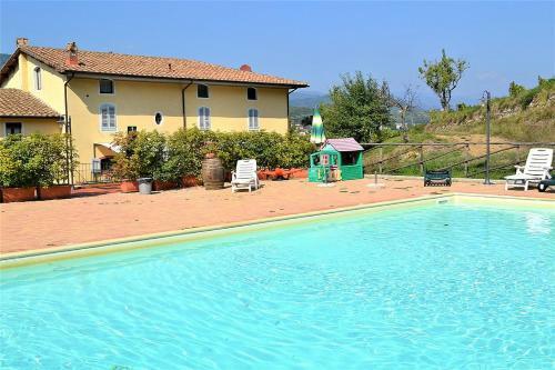 Serravalle Pistoiese Villa Sleeps 10 Pool Wifi