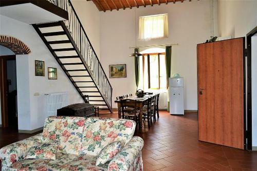 Serravalle Pistoiese Villa Sleeps 10 Pool Wifi
