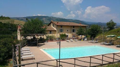Serravalle Pistoiese Villa Sleeps 10 Pool Wifi