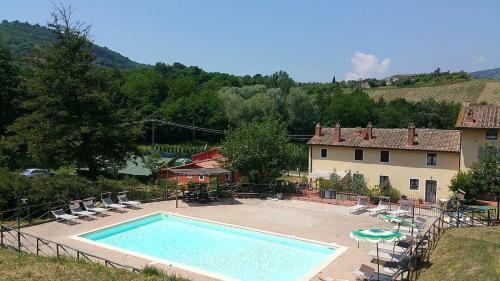 Serravalle Pistoiese Villa Sleeps 10 Pool Wifi
