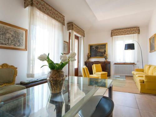 Matteotti Exclusive-3bd+2futon Elegant Apartment
