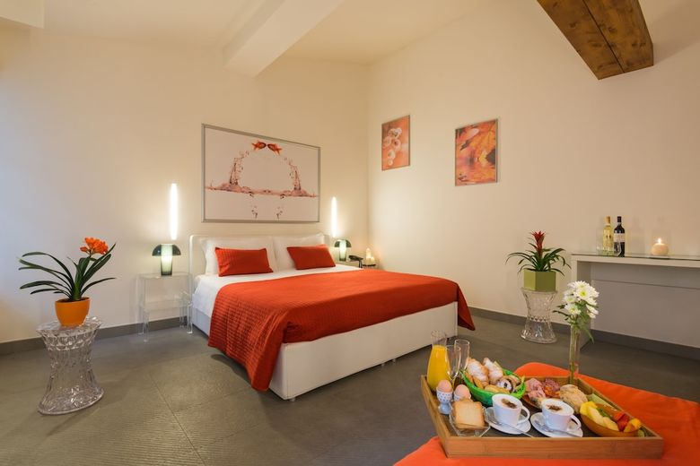 Avenue Hotel