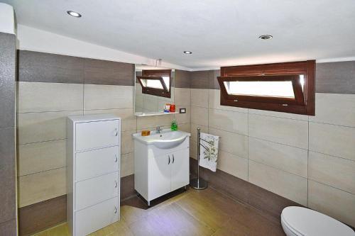 Holiday Home Solarino - Isi02255-f