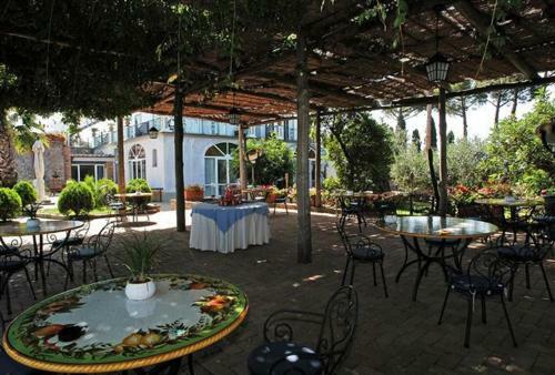 Sorrento Villa Sleeps 22 Pool Air Con Wifi