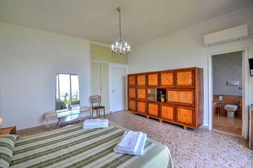 Sorrento Villa Sleeps 16 Air Con Wifi