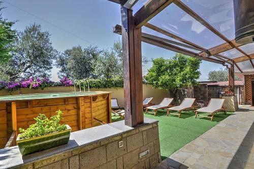 Sorrento Villa Sleeps 6 Pool Air Con Wifi