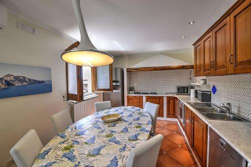 Sorrento Villa Sleeps 6 Pool Air Con Wifi