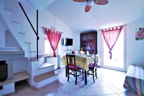 Apartamento Holidaycasa Macca - Confortevole E Con Vista Mare