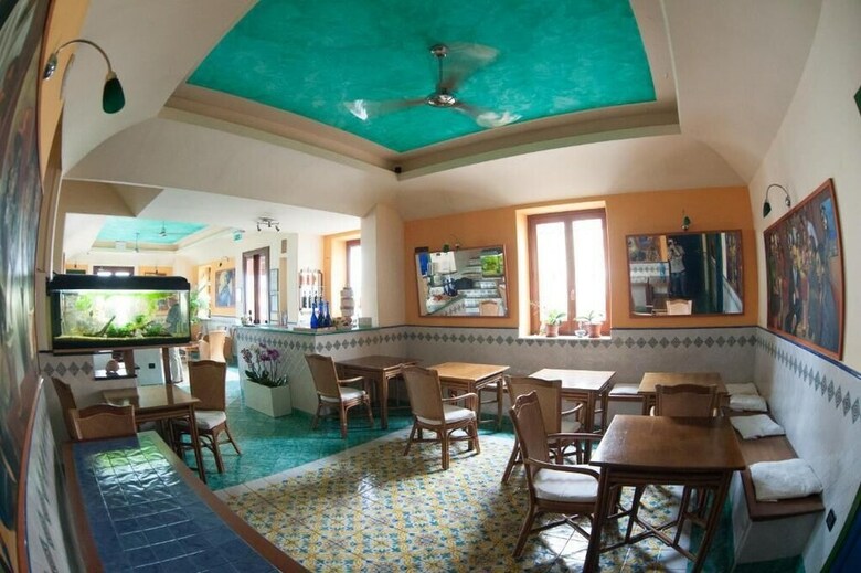 Petit Hotel