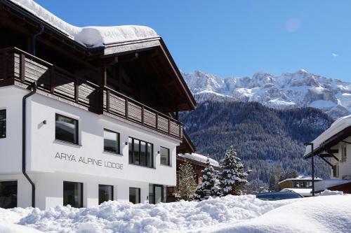Hotel Arya Alpine Lodge