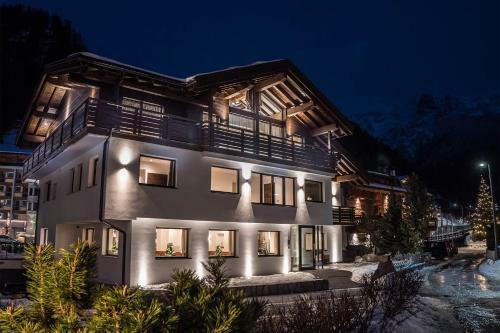 Hotel Arya Alpine Lodge