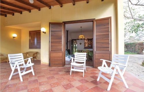 Three-bedroom Holiday Home In San Vito Lo Capo