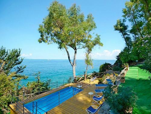 Sant'agata Sui Due Golfi Villa Sleeps 8 Pool Wifi