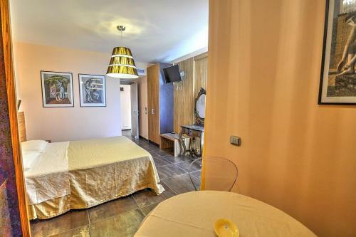 Sant'agata Sui Due Golfi Villa Sleeps 24 Pool Wifi