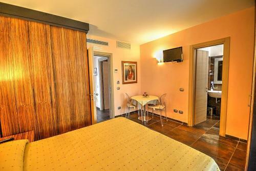 Sant'agata Sui Due Golfi Villa Sleeps 24 Pool Wifi