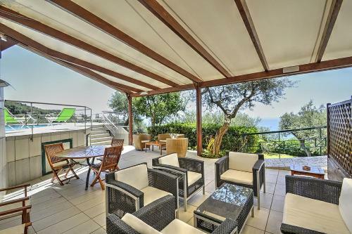 Sant'agata Sui Due Golfi Villa Sleeps 18 Pool Wifi