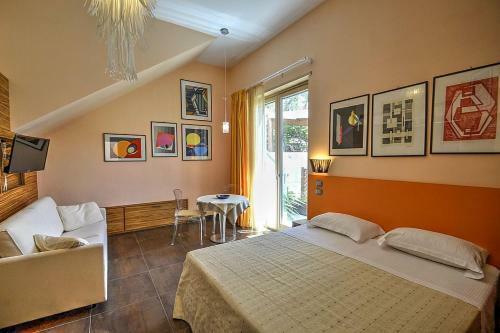 Sant'agata Sui Due Golfi Villa Sleeps 18 Pool Wifi