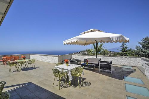 Sant'agata Sui Due Golfi Villa Sleeps 18 Pool Wifi