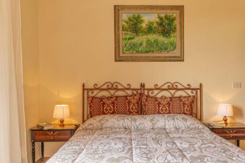 San Giovanni D'asso Villa Sleeps 8 Pool Air Con