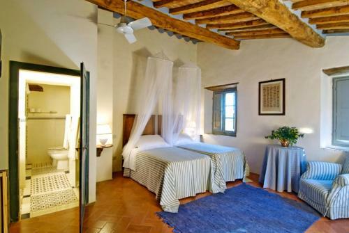 San Giovanni D'asso Villa Sleeps 7 Pool Air Con