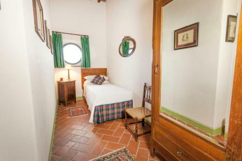 San Giovanni D'asso Villa Sleeps 5 Pool Air Con
