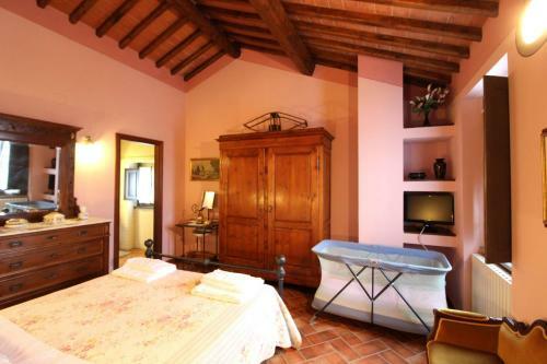 San Giustino Valdarno Villa Sleeps 6 Pool Wifi