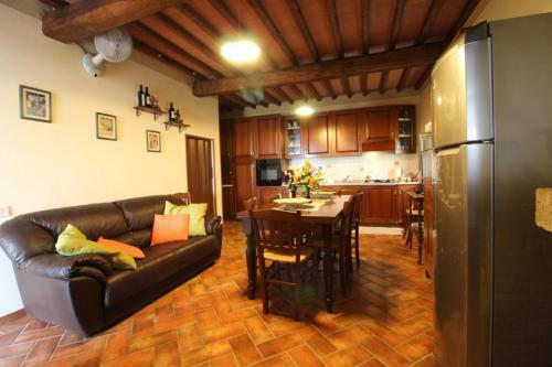 San Giustino Valdarno Villa Sleeps 6 Pool Wifi