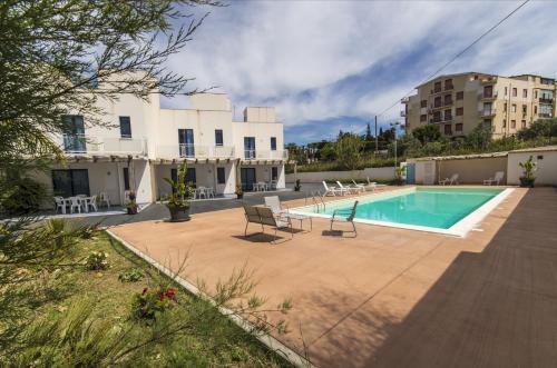 La Dolce Vita, Piscina E Mare